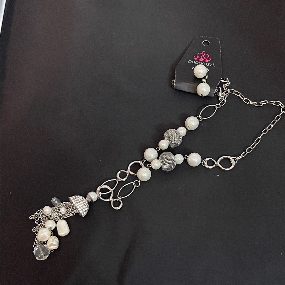 Paparazzi Silver and Cream Necklace Set